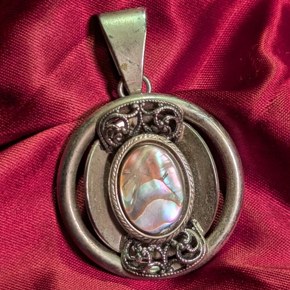 Vintage Silvertone Circular Pendant with filigree + inlaid Abalone shell